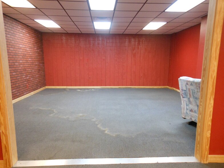 More Photos Of 737 N Magnolia Ave, Ocala Distribution For Sale