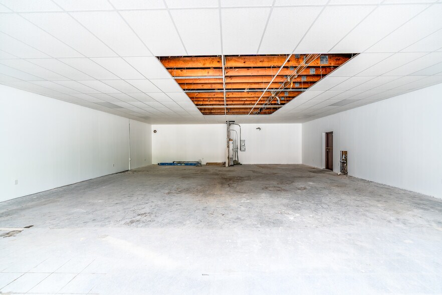 More Photos Of 2235 Soapstone Dr, Reston Freestanding For Lease