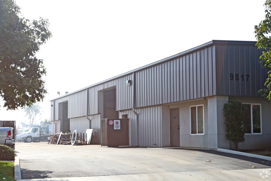 More Photos Of 9817 W Grove Ave, Visalia Warehouse For Lease