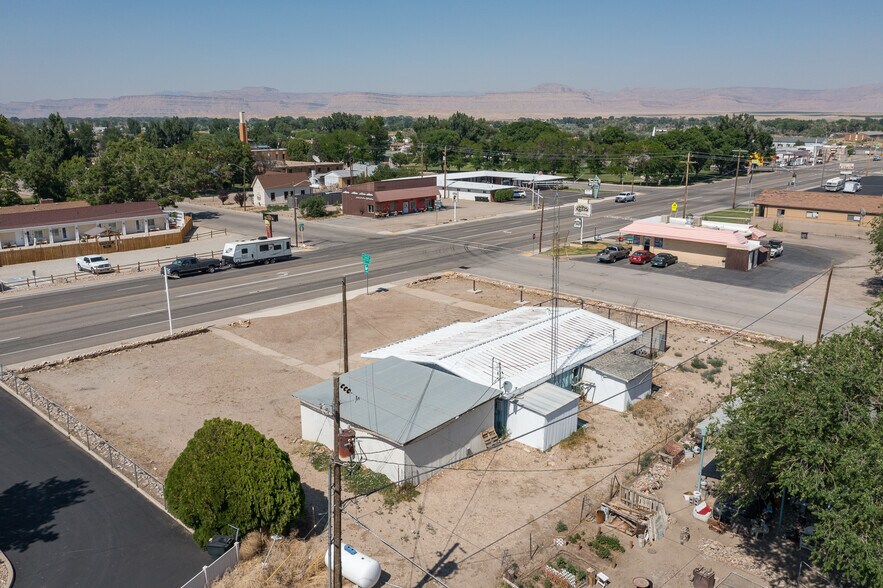 More Photos Of 15 W Main St, Green River Freestanding For Sale