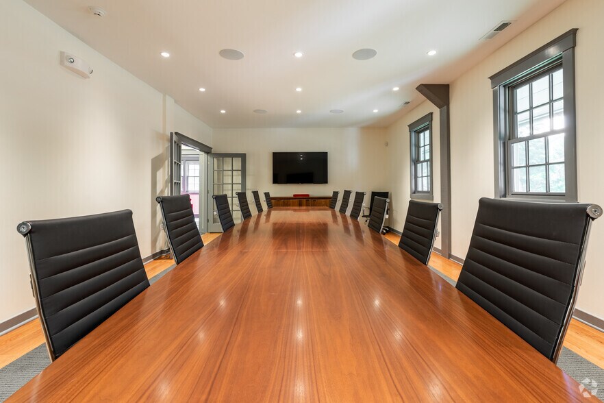 More Photos Of 27 Cannon Rd, Wilton Office For Sale