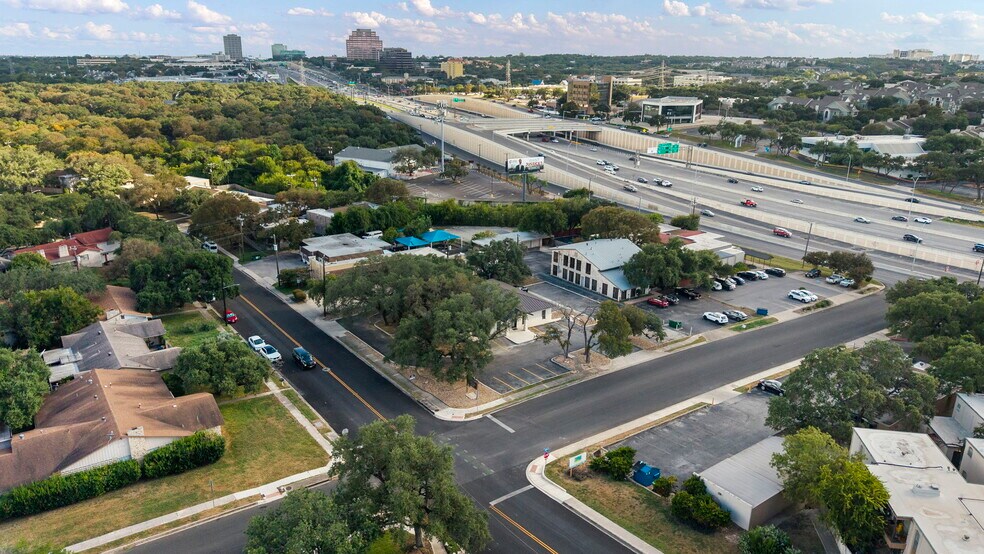 More Photos Of 9518 Tioga Dr, San Antonio Office For Sale