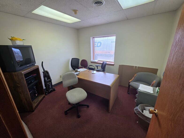More Photos Of 2720 E Highway 44, Rapid City Freestanding For Lease