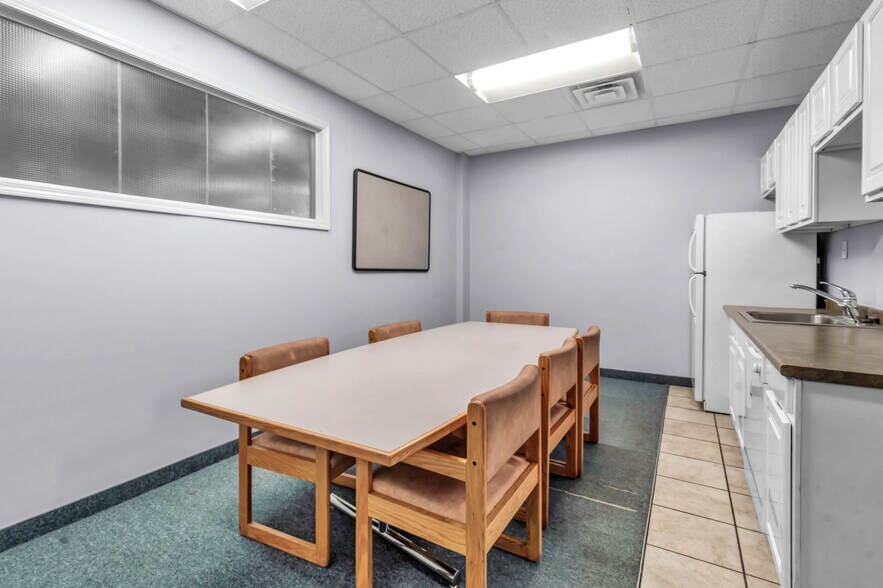 More Photos Of 1083 Delaware Ave, Buffalo Medical For Lease