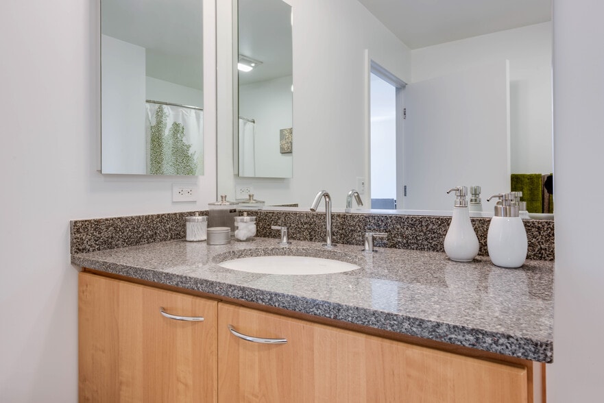 More Photos Of 100 Grand Ave, Oakland Apartments For Lease