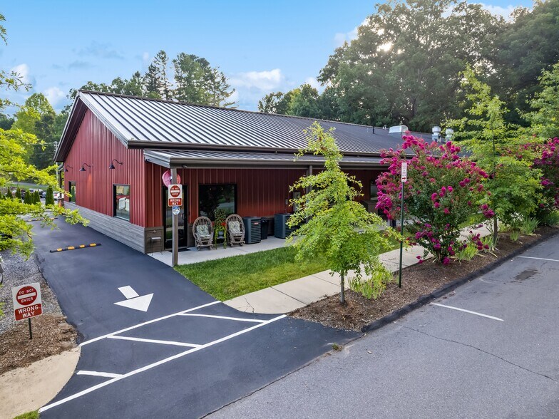 More Photos Of 62 Overbrook St, Waynesville Specialty For Sale