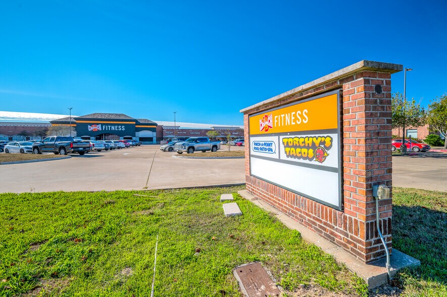 More Photos Of 2720-2850 E Broadway St, Pearland Unknown For Lease