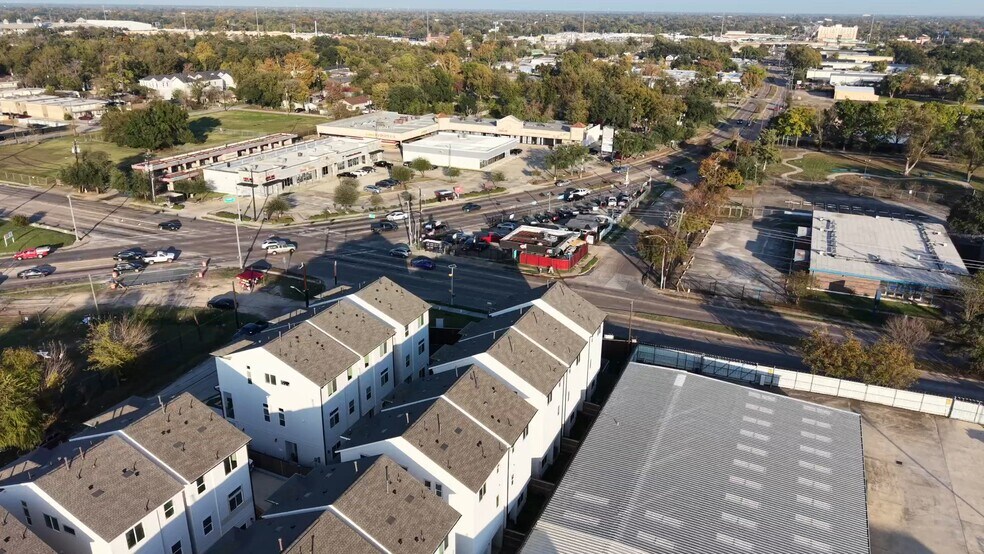 Primary Photo Of 239 W Tidwell Rd, Houston Unknown For Lease