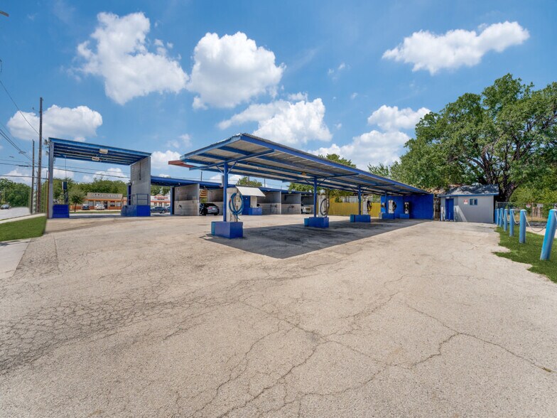 More Photos Of 402 N Zarzamora St, San Antonio Carwash For Sale