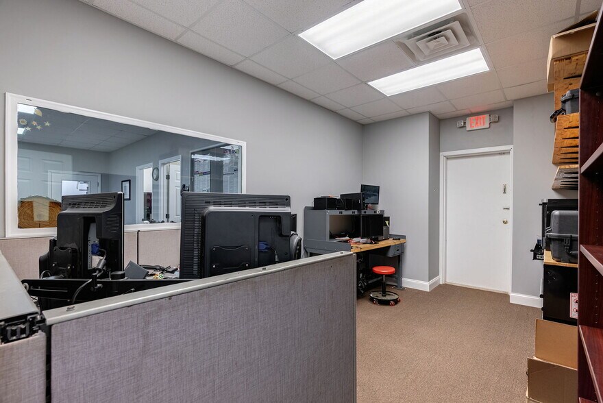 More Photos Of 328 Commerce Blvd, Bogart Warehouse For Sale