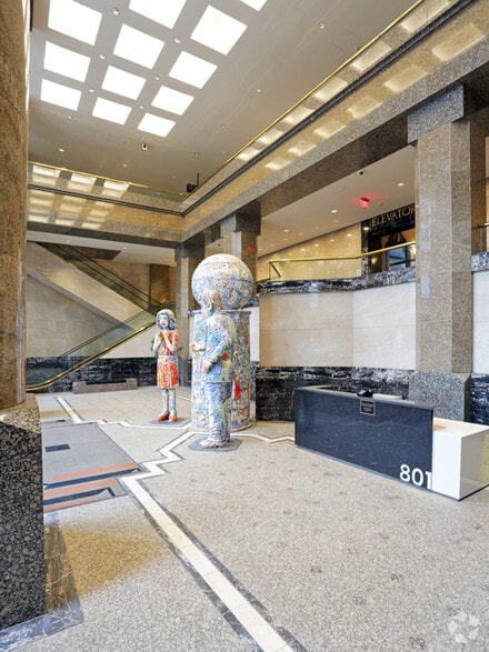 More Photos Of 801 Grand Ave, Des Moines Office For Lease