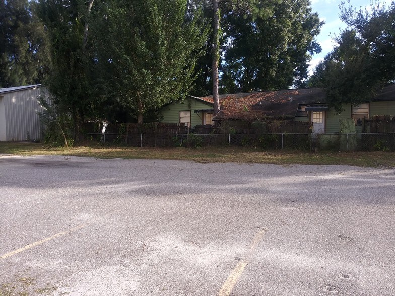 More Photos Of 5017 N Coolidge Dr, Tampa Warehouse For Lease