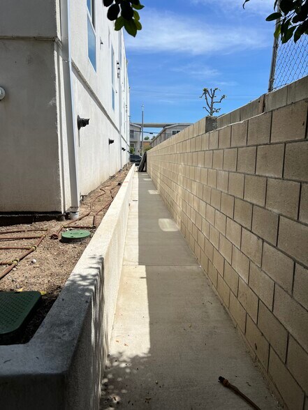 More Photos Of 8837 Burnet Ave, North Hills Apartments For Sale