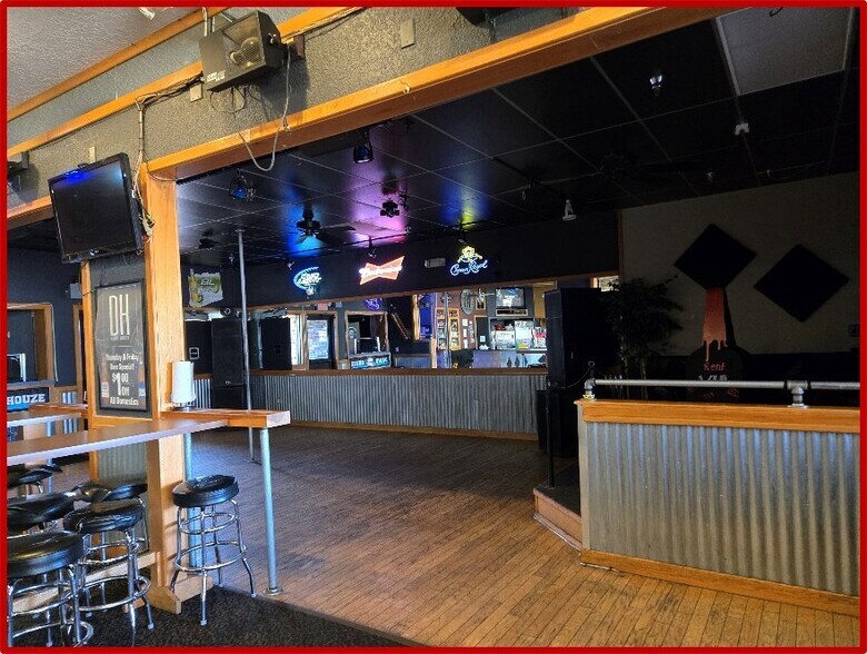 More Photos Of 1013 W 2nd St, Portales Bar For Sale