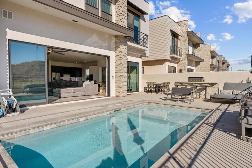 More Photos Of 2248 N Double Eagle Ln, Washington Specialty For Sale