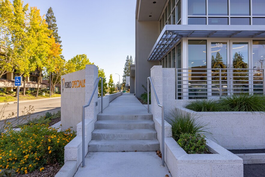 More Photos Of 1623 Santa Clara Dr, Roseville Medical For Lease