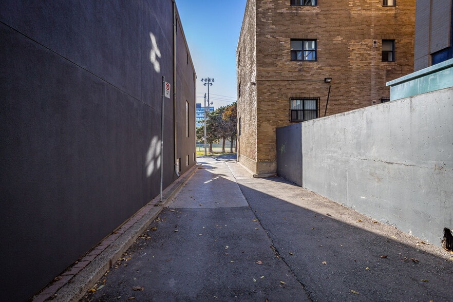 More Photos Of 115 Walnut Ave, Toronto Office For Sale