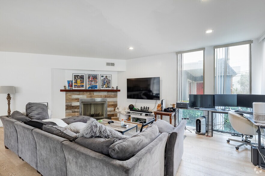 More Photos Of 22 28th Ave, Venice Apartments For Sale