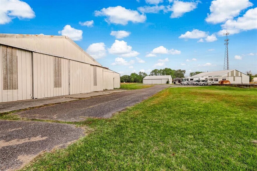 More Photos Of 96168 Cessna Dr, Yulee Airplane Hangar For Sale