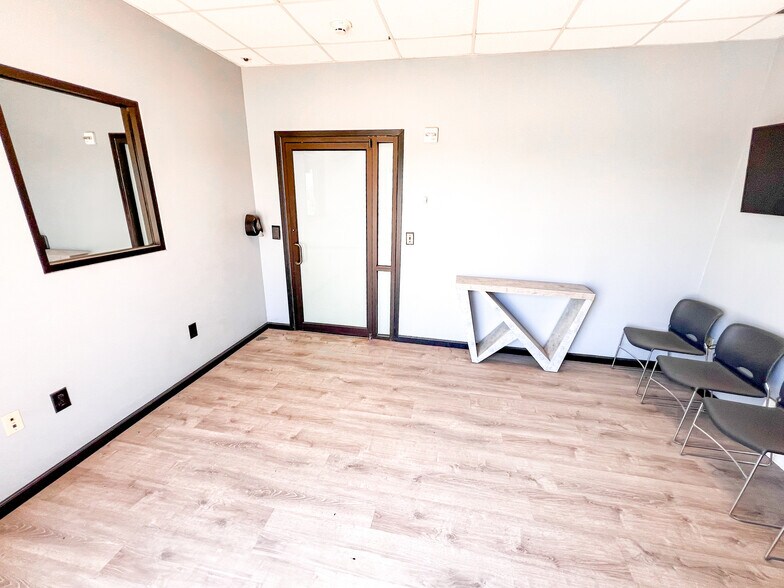 More Photos Of 3201 W Murphy St, Odessa Warehouse For Sale