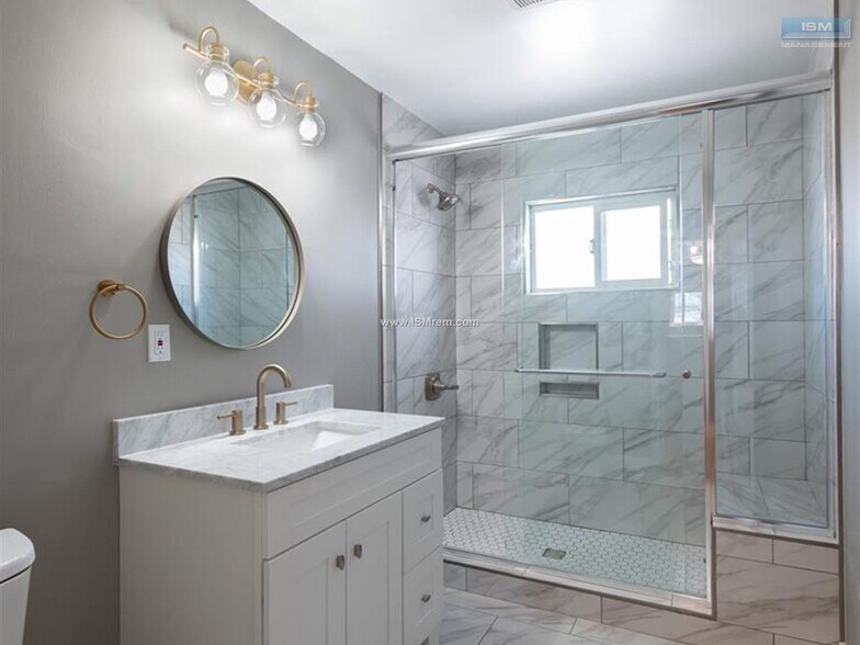 More Photos Of 14857 Hartsook St, Sherman Oaks Apartments For Sale