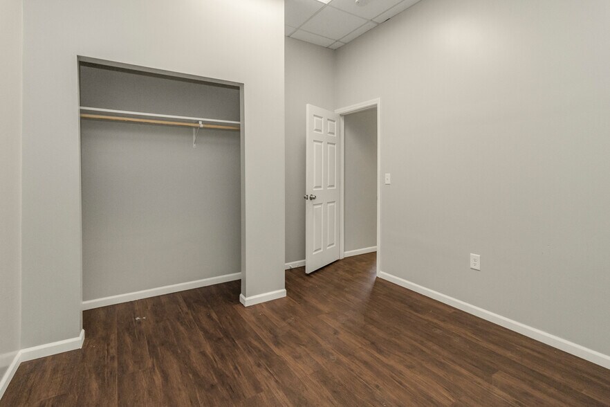 More Photos Of 1321 Payne Ave, Saint Paul Storefront Retail Residential For Sale