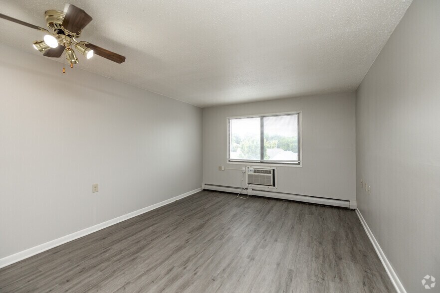 More Photos Of 1104 8th St, Boone Apartments For Sale