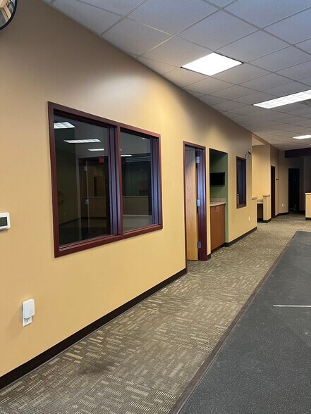 More Photos Of 2326-2342 N Farwell Ave, Milwaukee Freestanding For Lease