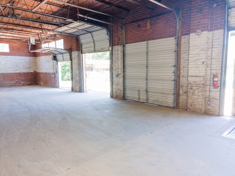 More Photos Of 3424 Miller Dr, Atlanta Warehouse For Sale