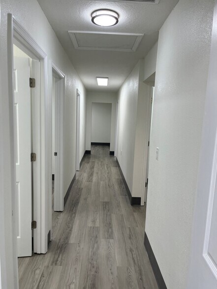 More Photos Of 119 W Plymouth Ave, Deland Unknown For Lease