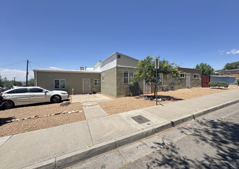 Primary Photo Of 511 Spruce St SE, Albuquerque Apartments For Sale