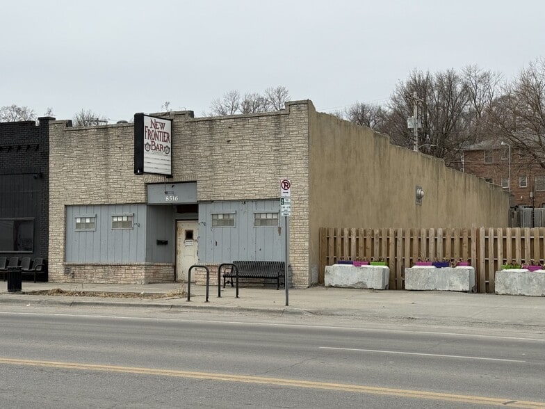 More Photos Of 8516 N 30th St, Omaha Bar For Sale