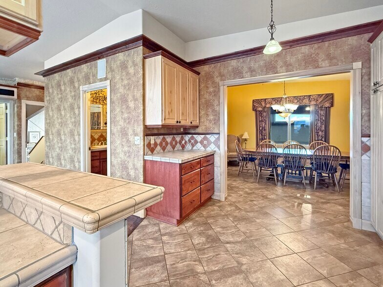 More Photos Of 63026 Powell Butte Hwy, Bend Airplane Hangar For Sale