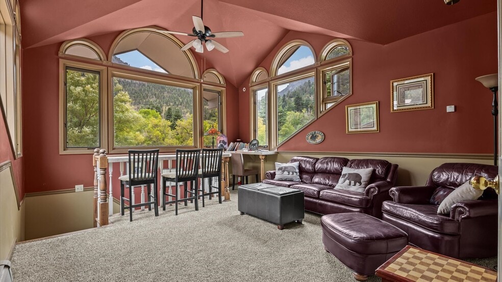 More Photos Of 118 6TH Ave, Ouray Hotel For Sale