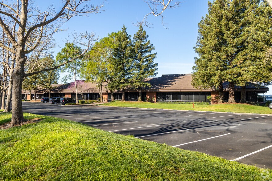 More Photos Of 1375 Corporate Cntr Pky, Santa Rosa Research And Development For Lease