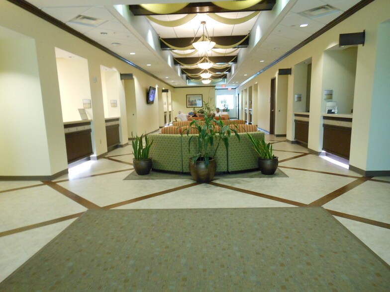 More Photos Of 8550 NE 138th Ln, Lady Lake Medical For Lease