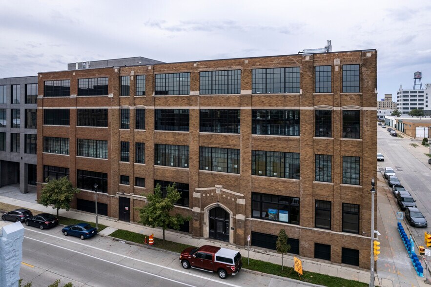 More Photos Of 507 S 2nd St, Milwaukee Office For Lease