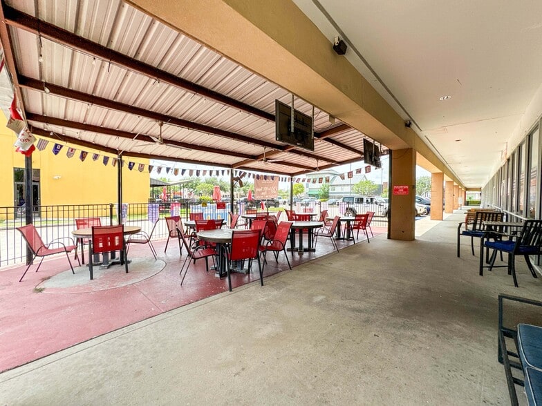 More Photos Of 9721 W Broadway St, Pearland Restaurant For Sale