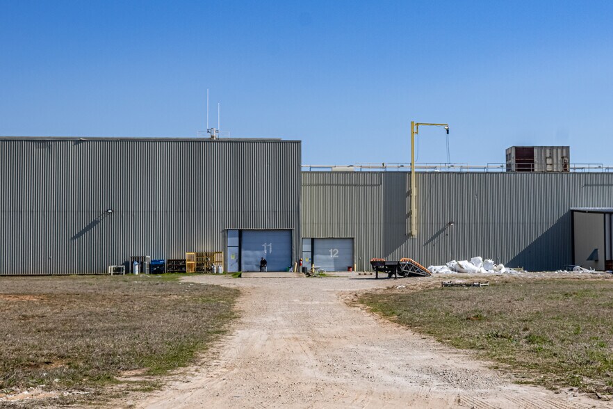 More Photos Of 411 Pegasus Pky, Lagrange Manufacturing For Lease