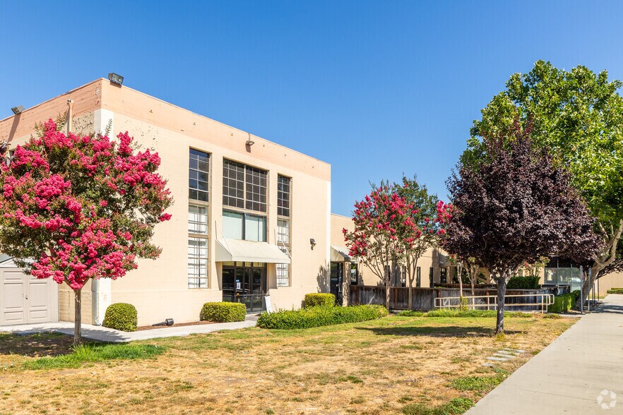 More Photos Of 1185 Campbell Ave, San Jose Warehouse For Lease