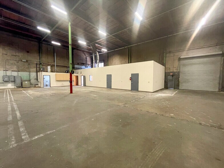 More Photos Of 3900 Florin Perkins Rd, Sacramento Warehouse For Lease
