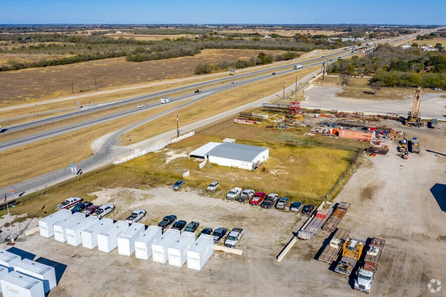 More Photos Of 14550 E Interstate 10, Marion Flex For Lease