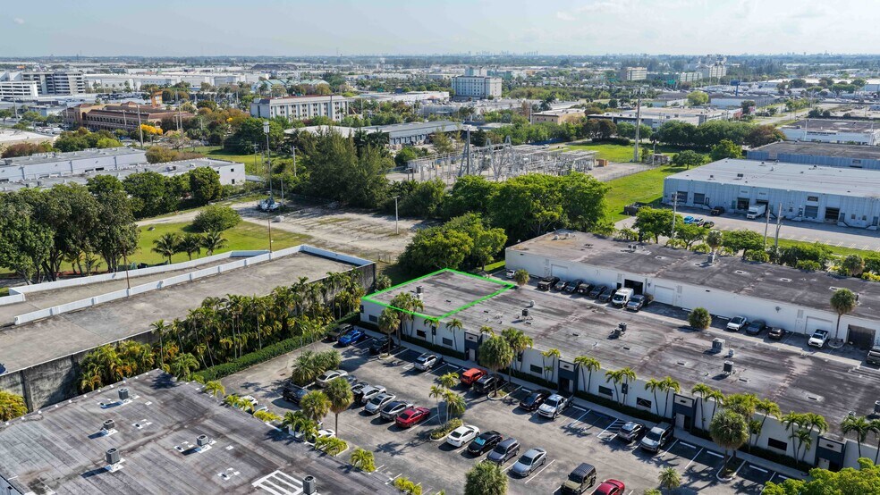 More Photos Of 8111-8119 NW 33rd St, Miami Warehouse For Sale
