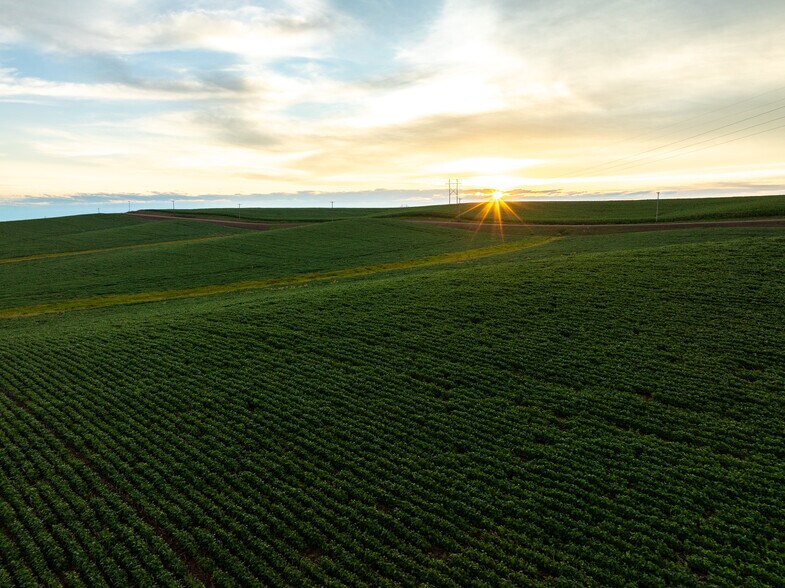 More Photos Of 2027 Nebraska 35, Hubbard Land For Sale