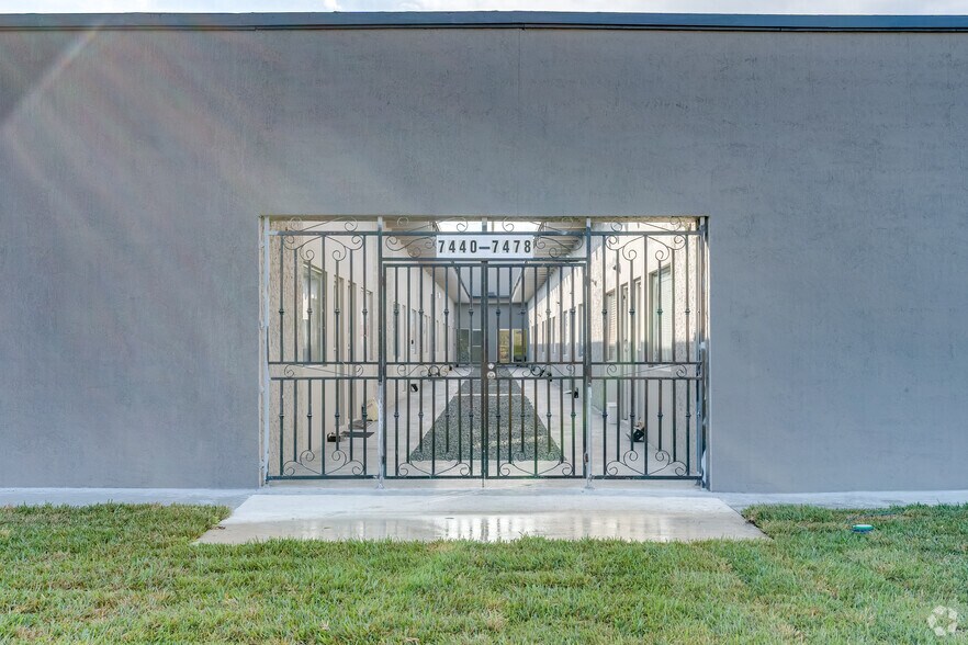 More Photos Of 7440-7458 NW 8th St, Miami Unknown For Lease