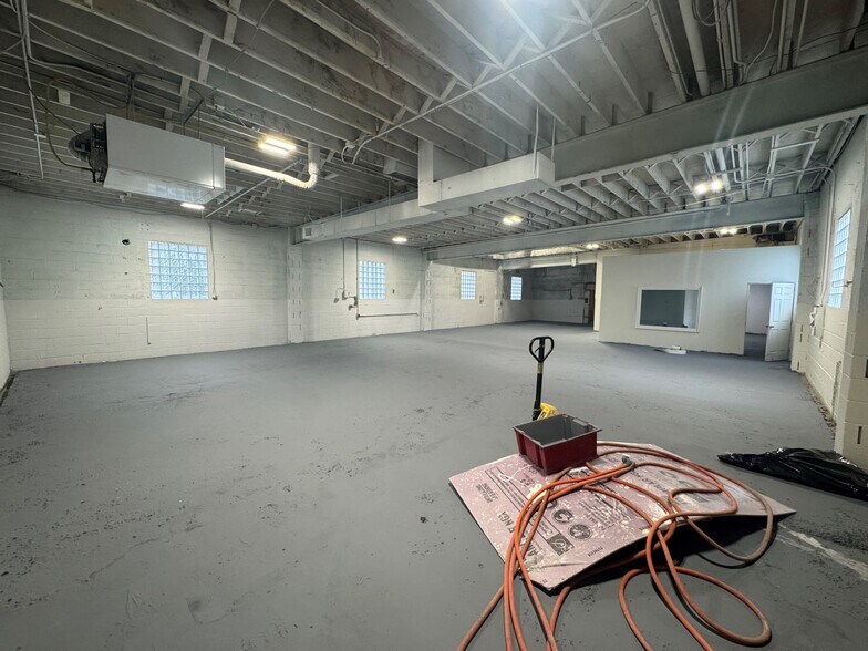 More Photos Of 1401 Clipper Heights, Baltimore Warehouse For Sale