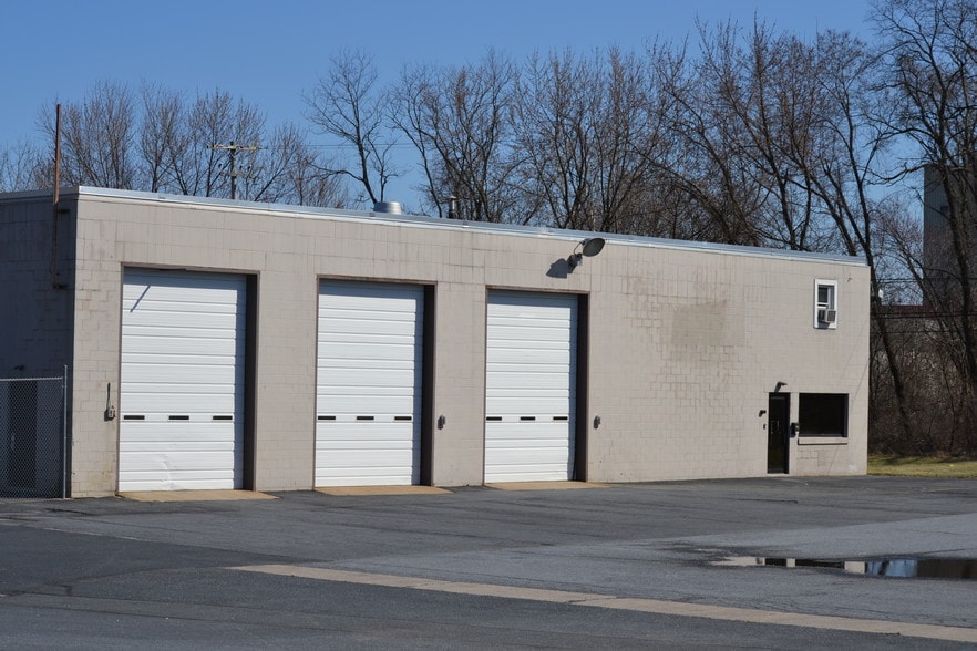 More Photos Of 301 Railroad Ave, Camp Hill Warehouse For Lease