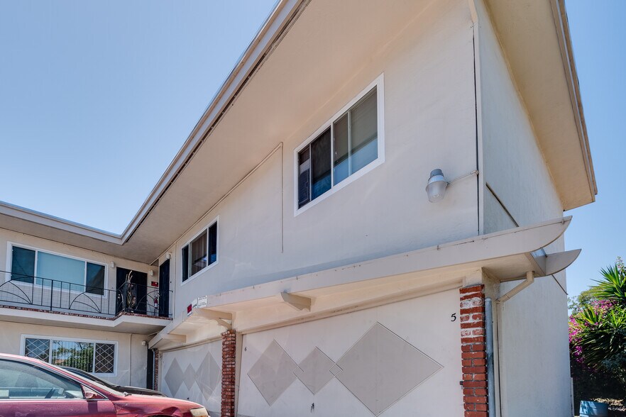 More Photos Of 9031 Hillside St, Oakland Apartments For Sale