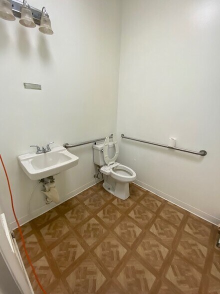 More Photos Of 2021 Liberty Rd, Eldersburg Freestanding For Lease