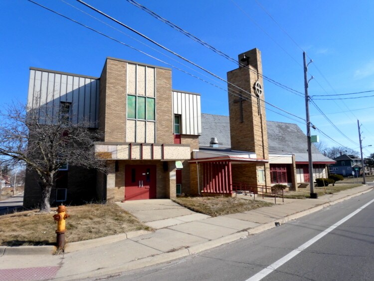 More Photos Of 2316 Corunna Rd, Flint Religious Facility For Lease